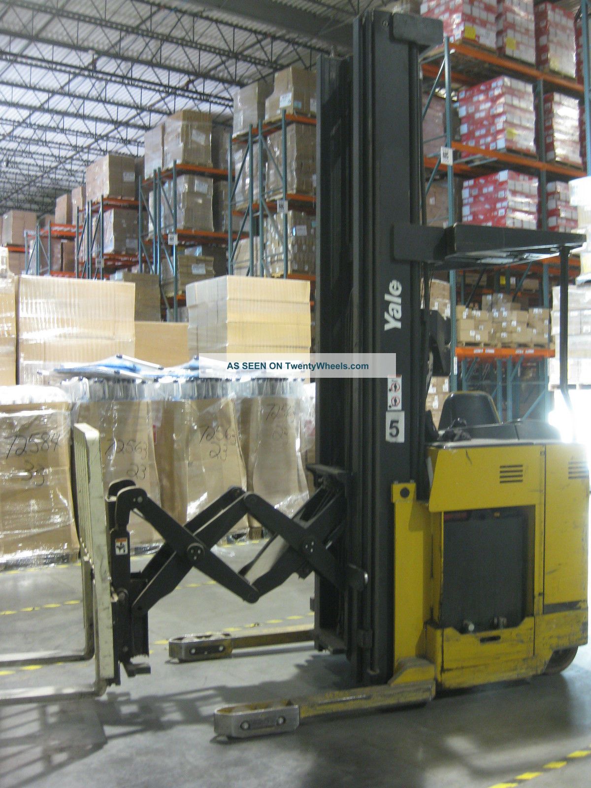Yale Double Reach Forklift 138/320 Mast, Side Shift, 3000 Cap, Double