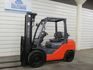 2010 ' Toyota 8fgu30,  6,  000 Pneumatic Tire Forklift,  Lp Gas,  3 Stage,  Sideshift photo