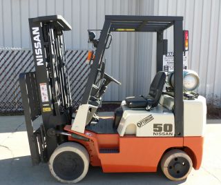 Nissan Model Cpj02a25pv (2001) 5000lbs Capacity Great Lpg Cushion Tire Forklift photo
