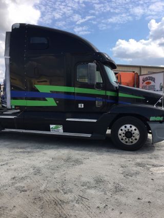 2006 Freightliner Century With No Egr Need Hood 14 L Detroit 515 Horsepower photo