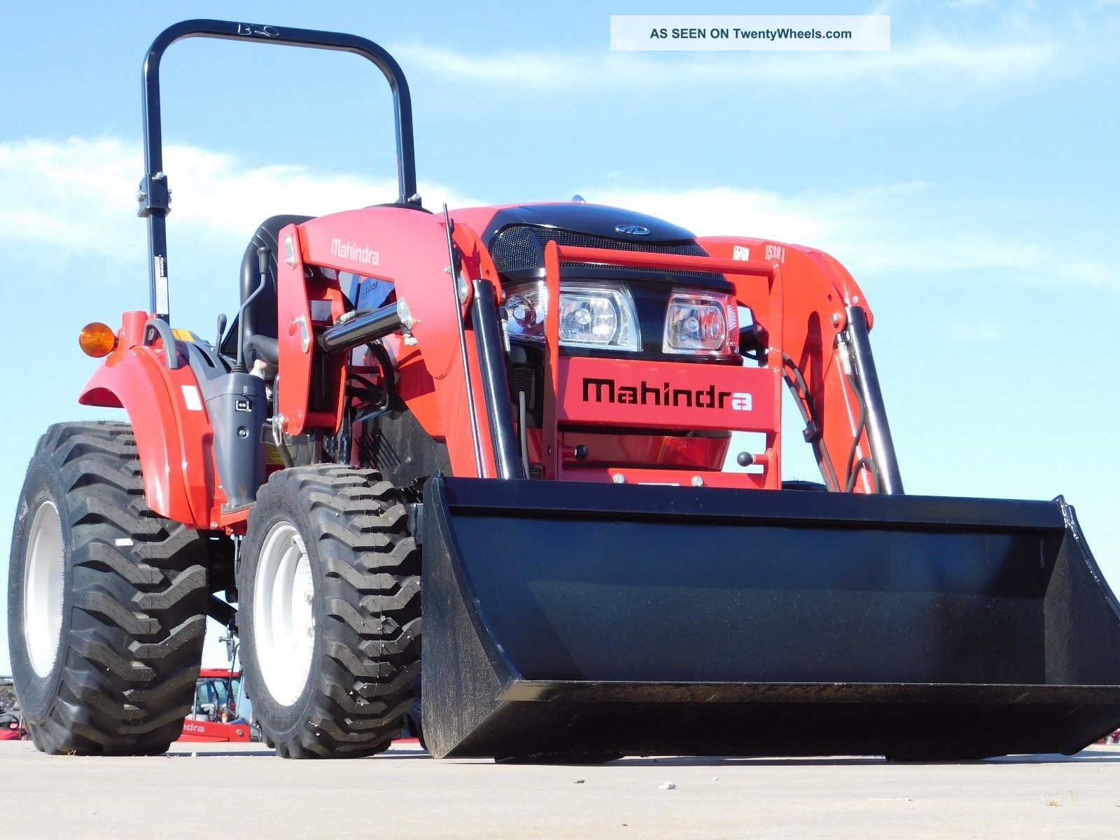 In The Us - 2016 Mahindra 1526 Hystat Tractor Tractors photo