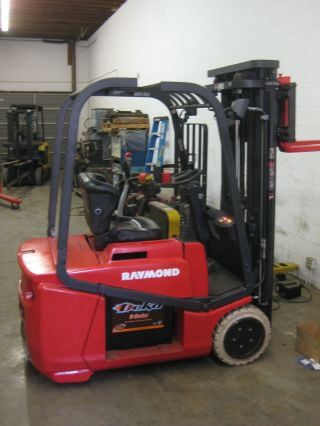 2009 Raymond 3 Wheel Electric Sit Down Forklift - Recon Battery - Tires photo