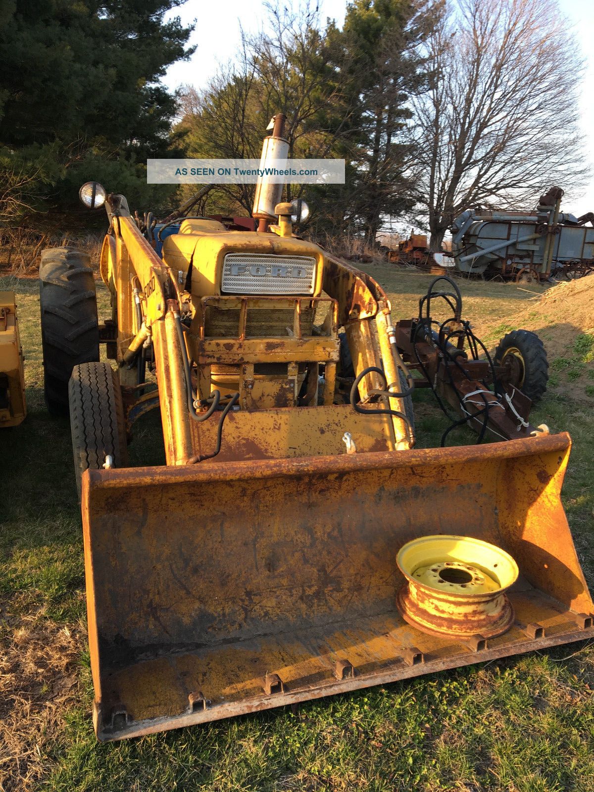 Ford 3600 Loader Tractor.  3pt,  Pto.  Start,  Run,  And Go Tractors photo