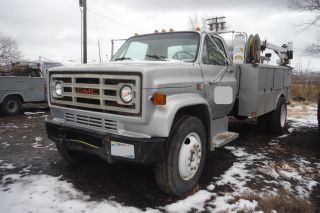 1986 Gmc 7000 Utility Trucks photo