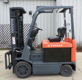 Toyota Model 7fbcu30 (2005) 6000lbs Capacity Great 4 Wheel Electric Forklift photo
