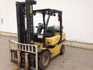 2006 Yale Forklift Pneumatic Tires.  Glp060vx.  6000 Lb Capacity.  3 Stage Mast photo