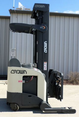 Crown Model Rr5220 - 45 (2001) 4500lbs Capacity Great Reach Electric Forklift photo