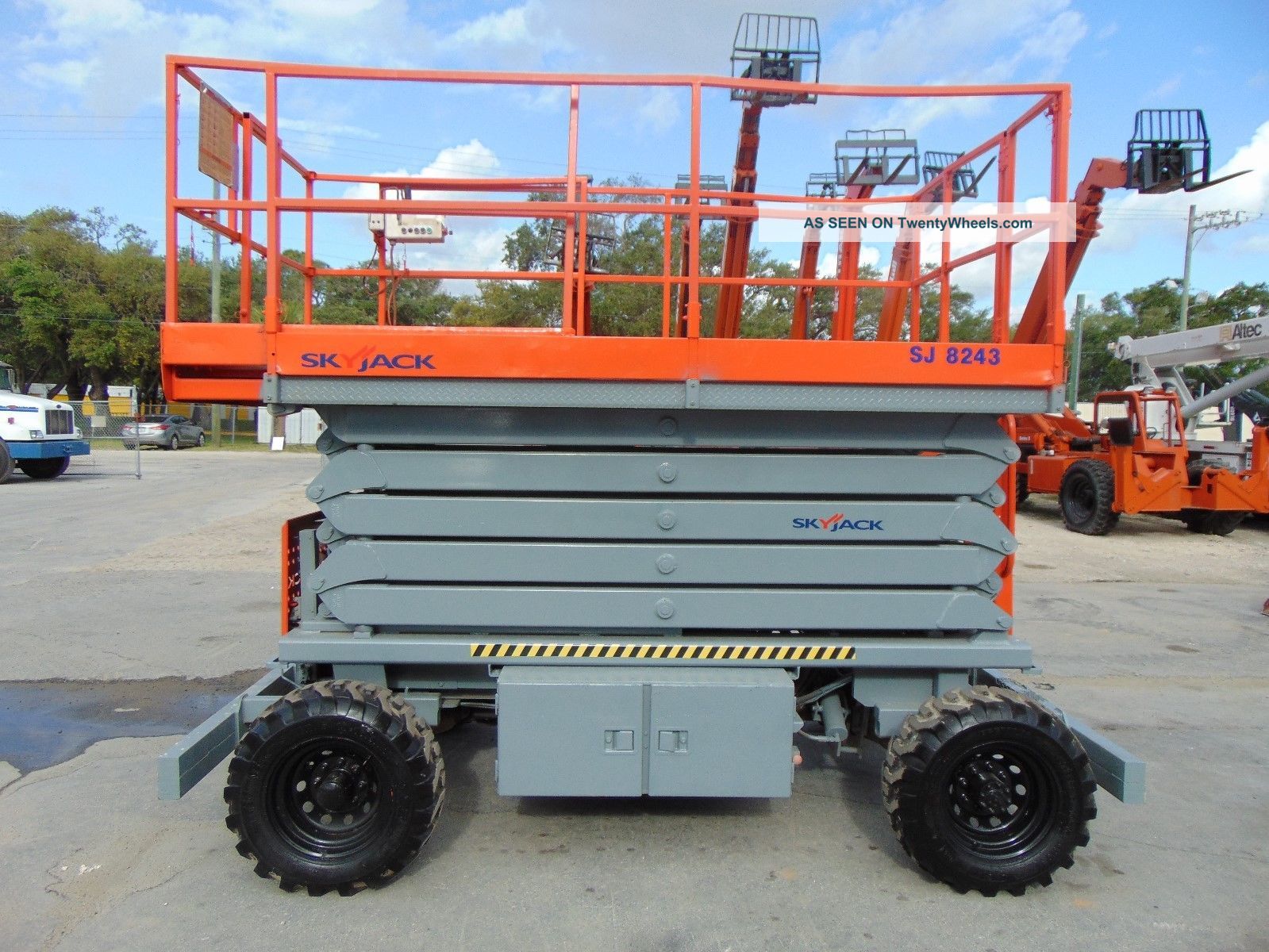 thumbnail image 2 of Skyjack SJ-600 Series Maintenance & Parts Manual - Models 7127, 7135, 8243, 8850 2 of 5