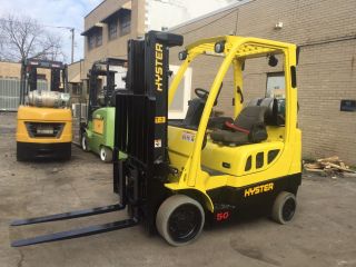 2007 Hyster 5000 Pound Forklift With Side Shift And Triple Mast photo