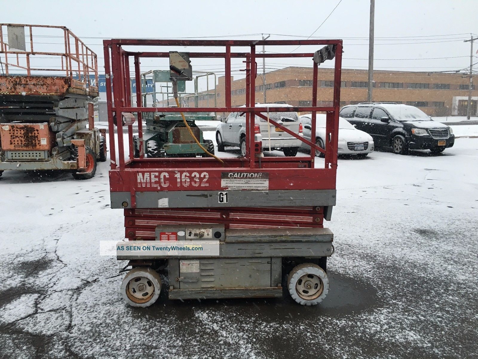 2001 Mec 1632 Scissorlift 16 ' Deck Hgt,  22 ' Work Hgt,  Fully Operational Hd Scissor & Boom Lifts photo